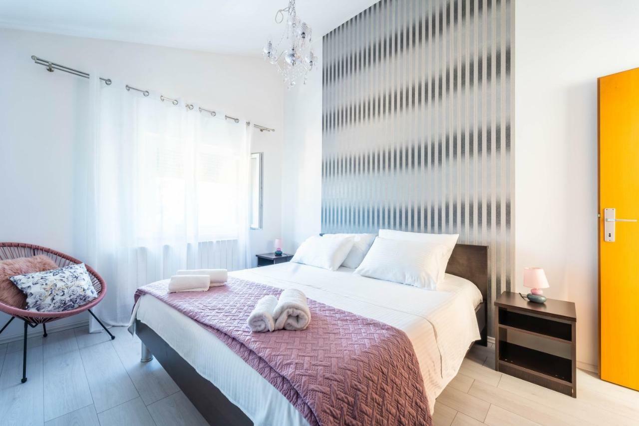 Apartman Debora Sa Privatnim Bazenom Pula Luaran gambar